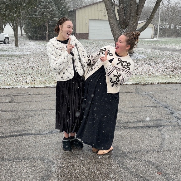 •Meet me• - Picture 1 of 13